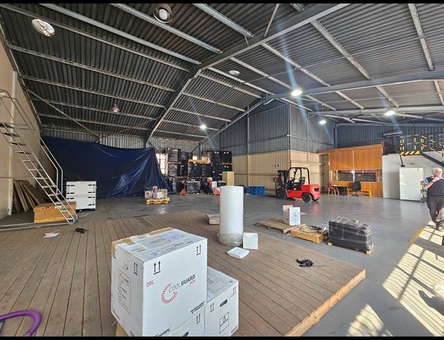 1,875M² WAREHOUSE FOR SALE IN ISANDO